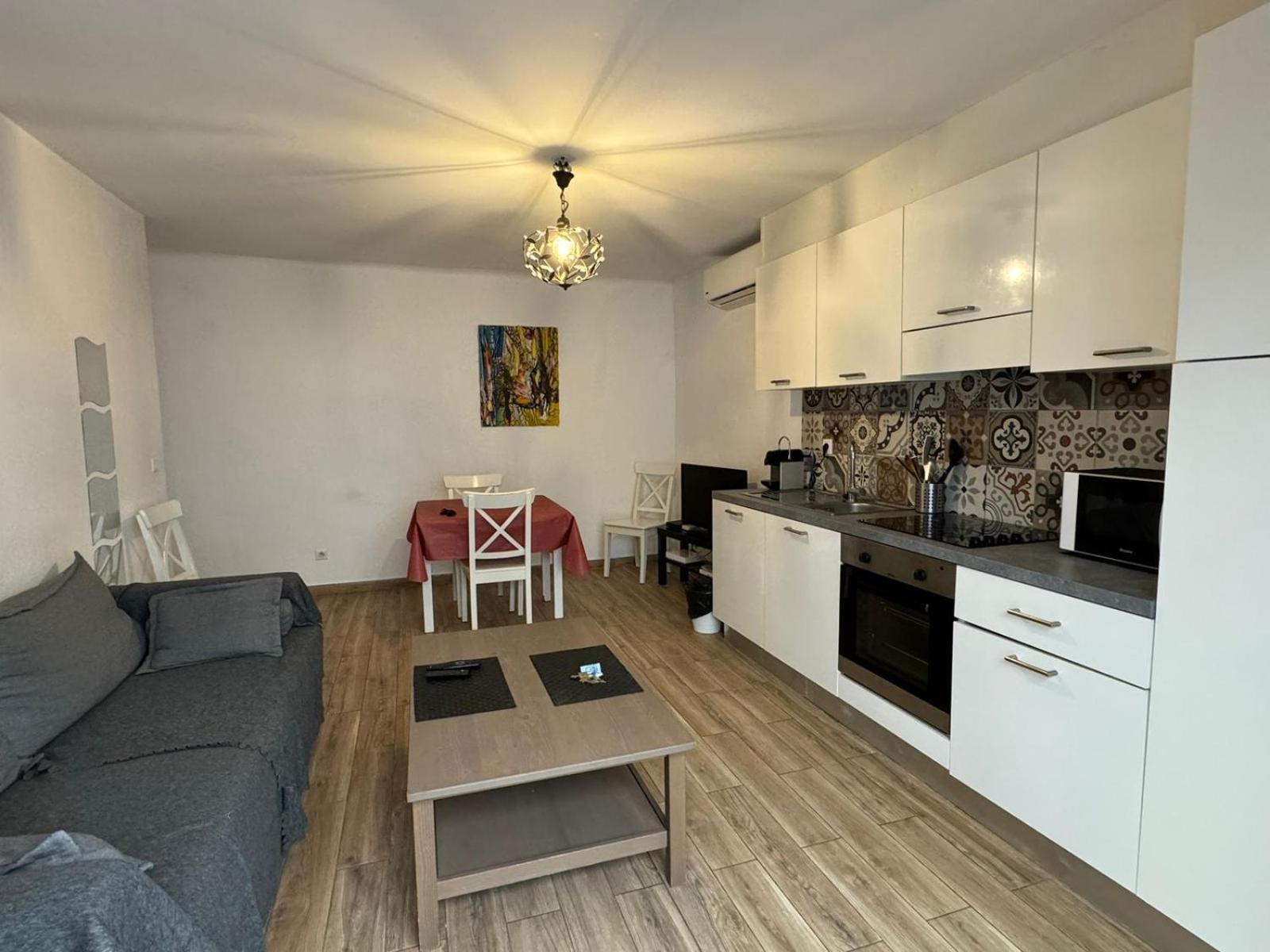 Cosy Poullan, 2-Bedroom Apartment, 200 M From The Beach Nice Bagian luar foto